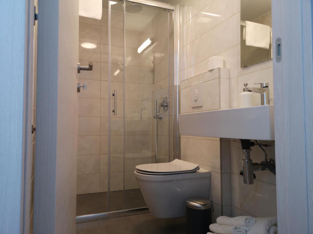 Mega Hostel Krapina Exteriör bild